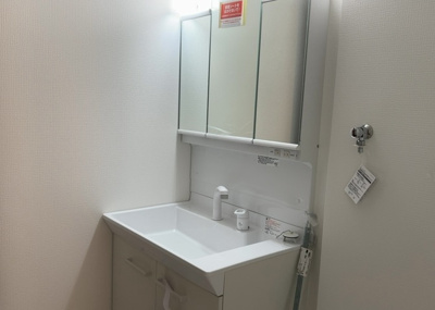 【独立洗面台】 | 西成瀬新築戸建 | 洗面化粧台では顔を洗ったり、身だしなみを整えることが本来の使い方ですが、用途によっては洗面化粧台に求められる機能が違ってくるため、ご自身や家族のライフスタイルに合ったものを選ぶことをおすすめ致します。