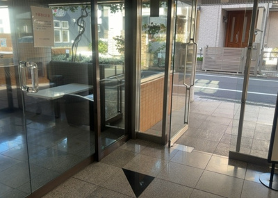 【内装】 | ダイアパレス相模原Ⅱ | 共有部分は、住民なら誰もが使える設備のこと。例えば駐車場やエレベーター、インターネット設備、セキュリティ設備などがあります。他にも、マンションの廊下・外部階段やエントランス・ゴミ置き場などがあります。
