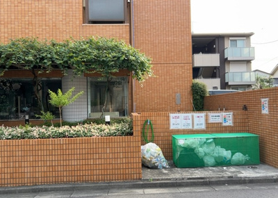 【外観】 | ダイアパレス相模原Ⅱ | 隣家の土地はどうなっているのか、生活利便施設が近くにあるのか、学校まで近いかなど、お客様のライフスタイルにあわせたイメージが重要です。また、近くにあると困る施設が近くにないかも確認するといいでしょう。