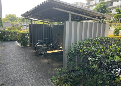 【駐輪場】 | グリーンコープ南大沢 ５号棟 | マンションの駐輪場は、事前に空きがあるか確認を取ると安心です。せっかく入居したのに駐輪スペースがない！なんてことになったら大変ですよね。そこで、内見時や購入前にはまず事前に確認しておくと良いでしょう。