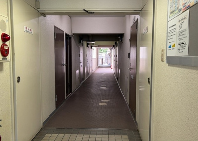 【その他共用部分】 | パレ・ドール八王子 | 共用部分は、一棟の建物に住む区分所有者全員が共同で所有するとし、共用部分の管理、補修などは、区分所有者で形成される管理組合が行います。個人の判断で勝手に変更することはできませんので覚えておきましょう。