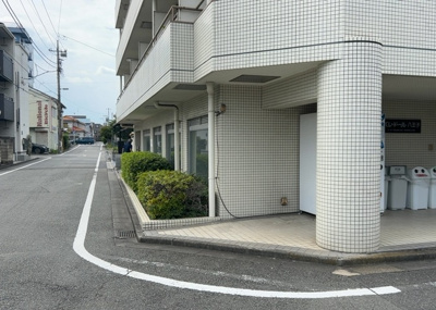 【外観】 | パレ・ドール八王子 | 外観はマンション管理がされているかの目安になります。築年数が古いと、壁面は劣化してひび割れが生じることも！建物が古びていても細かいところが修繕されていると、きちんと管理されているなぁと感じるでしょう。