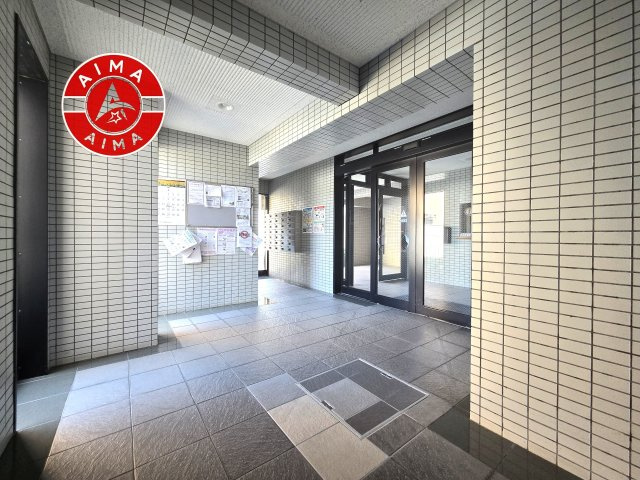 グランドムール飯倉のロビー|温かみのあるエントランスロビーです。