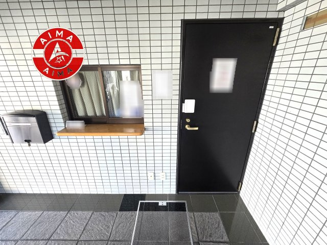 グランドムール飯倉の受付|管理人室があると防犯効果にもなり安心です。