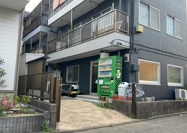【内装】 | 富士見マンション | 共有部分は、住民なら誰もが使える設備のこと。例えば駐車場やエレベーター、インターネット設備、セキュリティ設備などがあります。他にも、マンションの廊下・外部階段やエントランス・ゴミ置き場などがあります。