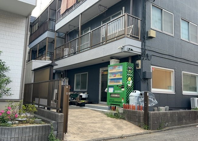 【内装】 | 富士見マンション | 共用部分は、一棟の建物に住む区分所有者全員が共同で所有するとし、共用部分の管理、補修などは、区分所有者で形成される管理組合が行います。個人の判断で勝手に変更することはできませんので覚えておきましょう。