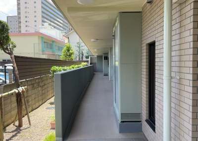 【その他共用部分】 | ガーデンホーム八王子 | 共有部分は、住民なら誰もが使える設備のこと。例えば駐車場やエレベーター、インターネット設備、セキュリティ設備などがあります。他にも、マンションの廊下・外部階段やエントランス・ゴミ置き場などがあります。