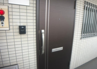 【防犯設備】 | ヴィラ上溝南 | 当然のことではありますが、オートロックやセンサーライト、ホームセキュリティーなどの防犯設備があれば、小さいお子様がいるご家庭も安心ですよね！まず物件購入の際は、防犯設備もチェックするようにしましょう。