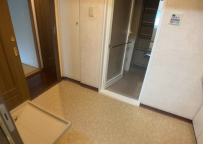 【脱衣所】 | クリオ相模原 | 洗面脱衣所は「体を綺麗に整える場所」という目的と役割を持っています。そして便利で使い勝手のいい「体を綺麗に整える場所」にするためには、配置や動線、照明や収納計画をしっかりと検討しておく必要があります。