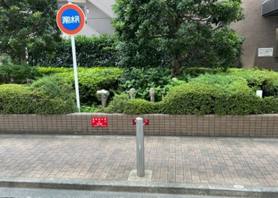 【庭】 | ライオンズマンション相模原さくら通り | 物件によっては、入居者が個人的に使用できる専用庭がついているものもあります。また、住宅の中にある土間の部分を庭と呼ぶこともあります。庭の用途は住む人によって変わり、それによってデザインもさまざまです。