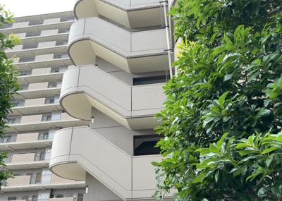 【設備】 | ライオンズマンション相模原さくら通り | 共有部分は、住民なら誰もが使える設備のこと。例えば駐車場やエレベーター、インターネット設備、セキュリティ設備などがあります。他にも、マンションの廊下・外部階段やエントランス・ゴミ置き場などがあります。
