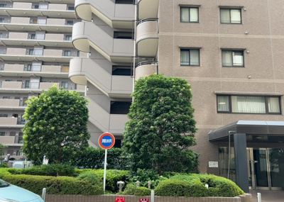 【展望】 | ライオンズマンション相模原さくら通り | 眺望の良さを楽しめるダイニングキッチンで家族団らんの時間を過ごしてはいかがでしょうか。バルコニーから見える景色を家族で眺める時間は、時間が経つのを忘れてしまいそうですね。是非、現地を見に行きましょう！