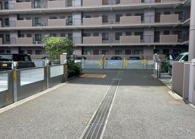 【駐輪場】 | ライオンズマンション相模原さくら通り | マンションの駐輪場は、事前に空きがあるか確認を取ると安心です。せっかく入居したのに駐輪スペースがない！なんてことになったら大変ですよね。そこで、内見時や購入前にはまず事前に確認しておくと良いでしょう。