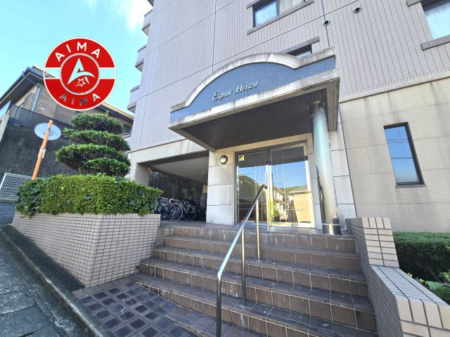 エスポワール平和|きれいなエントランス入口です。
