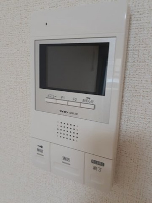 【セキュリティ】 | エスポアメゾン | モニター付きインターホンです