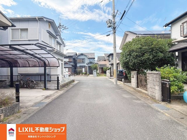 中古戸建　荒塚町２丁目の前面道路含む現地写真