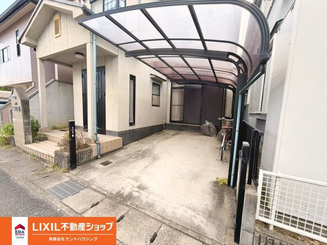 中古戸建　荒塚町２丁目の駐車場