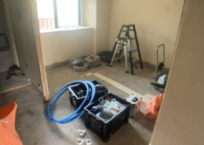 【収納】 | ライオンズマンション座間 | デザイン性を重視しすぎて収納が少なかった！なんてことにならないため、事前に現地で収納の数を確認しておくことをお勧めします。クローゼット以外にも床下収納や屋根裏収納、パントリーなどもチェックしましょう。