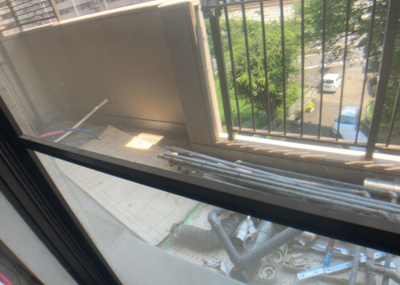 【バルコニー】 | ライオンズマンション座間 | バルコニーは、室外の専用スペースのうち、「屋根がなく開放された空間」であるものを指します。ベランダより広いタイプのものが多く、日当たりもよいため家庭菜園などを楽しみたい人にとって適した環境となります。