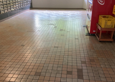 【受付】 | 東建座間ハイツ１号棟 | 受付はマンションコンシェルジュがいる場合もあれば、管理人が滞在する小部屋を総称して呼ぶことがあります。主にエントランスに設置されていることから、防犯面でも期待ができます。防犯設備がない場合はより安心！