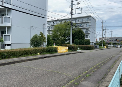 【展望】 | メゾン・ド・ビザール | 眺望を気にして物件を探す場合、前面に建物が建っていないか現地で確認しましょう！前面に建物があると景色はもちろん、日当たりや風通しにも影響が出てきます。住んだ時のことを想像しながら現地見学をしましょう。