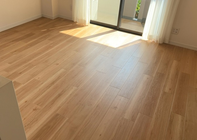 【居間・リビング】 | ライオンズマンション京王南大沢 | 直線タイプはLとDKを一直線に並べた形で対面キッチンのタイプです。一般的なのでよく見かけるかもしれません。直線タイプに似た直接アイランドタイプは、キッチンとダイニングの間に壁がない分広く感じられます。