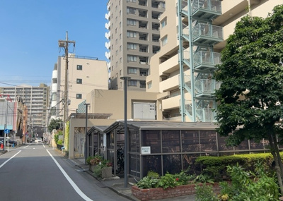 【外観】 | ローズハイツ相模原 | マンションの外観は非常に重要なポイントです！外観の善し悪しは資産価値に大きな影響を与えます。外観のいいマンションを購入することで、高値で売却がしやすく、買い手が見つかりやすいというメリットがあります。