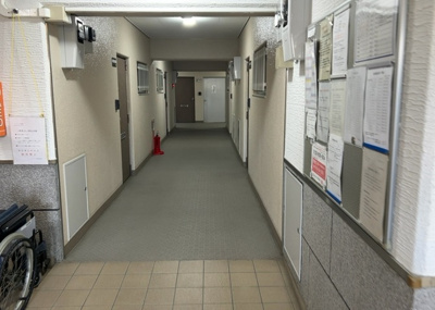 【その他共用部分】 | ローズハイツ相模原 | 共有部分は、住民なら誰もが使える設備のこと。例えば駐車場やエレベーター、インターネット設備、セキュリティ設備などがあります。他にも、マンションの廊下・外部階段やエントランス・ゴミ置き場などがあります。