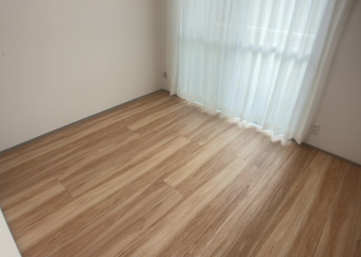【寝室】 | ハイネス南林間 | 寝室でゆっくりと過ごすためにはベッド周りの適度な空間を担保することや窓の位置、照明の明るさ、寝室の広さなどを考える必要があります。自身や家族の構成とライフスタイルに併せて寝室にする部屋を選びましょう！