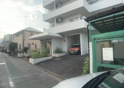 【外観】 | ハイネス南林間 | マンションの外観は非常に重要なポイントです！外観の善し悪しは資産価値に大きな影響を与えます。外観のいいマンションを購入することで、高値で売却がしやすく、買い手が見つかりやすいというメリットがあります。