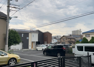 【展望】 | メゾン元横山 | 眺望の良さを楽しめるダイニングキッチンで家族団らんの時間を過ごしてはいかがでしょうか。バルコニーから見える景色を家族で眺める時間は、時間が経つのを忘れてしまいそうですね。是非、現地を見に行きましょう！