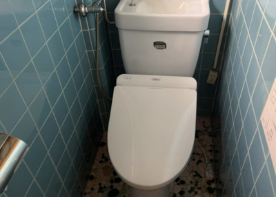 【トイレ】 | フラワーハイツ３階 | トイレは大きさや形、機能、抗菌性などが異なる多種多彩なタイプが各メーカーから出ています。それぞれに良さがあるため、事前にどういったタイプのトイレがいいのかをご家庭内で決めて、内見に行くといいでしょう。