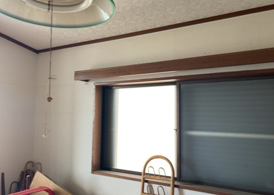 【収納】 | 磯部中古戸建 | デザイン性を重視しすぎて収納が少なかった！なんてことにならないため、事前に現地で収納の数を確認しておくことをお勧めします。クローゼット以外にも床下収納や屋根裏収納、パントリーなどもチェックしましょう。