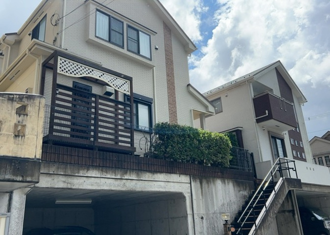 【展望】 | 宇津木町中古戸建 | 眺望を気にして物件を探す場合、前面に建物が建っていないか現地で確認しましょう！前面に建物があると景色はもちろん、日当たりや風通しにも影響が出てきます。住んだ時のことを想像しながら現地見学をしましょう。
