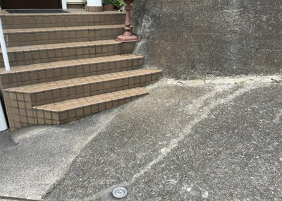 【庭】 | 緑町中古戸建 | 庭があることでガーデニングや家庭菜園はもちろん、こどもの遊び場やペットを放して遊ぶことができます。また、家の周囲に余裕があるということです。隣地との間があれば、十分な日当たりと、風通しが確保できます。
