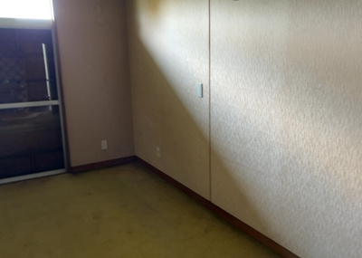 【子供部屋】 | 丹木町中古戸建 | 子供が何人でも年齢によっては、受験時にしっかり壁のある個室があった方が良い場合もあります。難しい問題ですが、兄弟の人数や、性別や年齢差によって状況が異なりますので、数年後のこともしっかり考えましょう。
