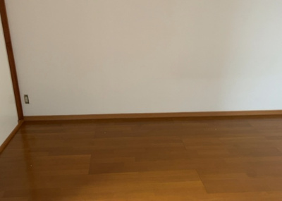 【子供部屋】 | 中野上町中古戸建 | 子供が何人でも年齢によっては、受験時にしっかり壁のある個室があった方が良い場合もあります。難しい問題ですが、兄弟の人数や、性別や年齢差によって状況が異なりますので、数年後のこともしっかり考えましょう。