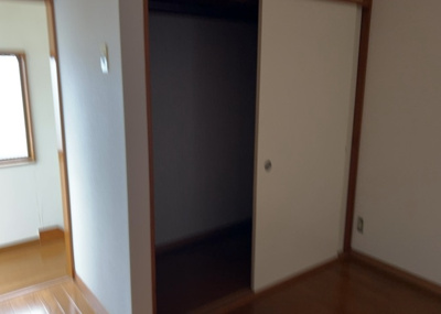 【収納】 | 中野上町中古戸建 | 家族構成や住宅環境によって収納の仕方は十人十色！キッチン、リビング、玄関、寝室など、部屋ごとのいろんな収納を使って自慢のお家にしませんか？物件をご内見する際は、収納の場所や数は事前チェックしましょう！