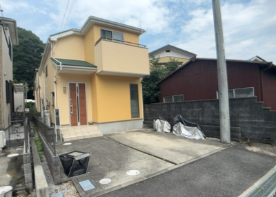 【外観】 | 相原町中古戸建 | 物件の詳細については、現地を見てわかること以外に、役所や法務局などで調べないとわからないことがあります。そのため、現地に行く場合は、もしこの物件を買ったらどのような生活ができるかをイメージしましょう。
