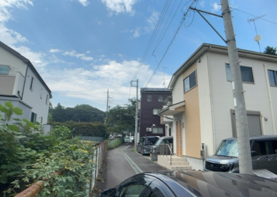 【展望】 | 相原町中古戸建 | 眺望を気にして物件を探す場合、前面に建物が建っていないか現地で確認しましょう！前面に建物があると景色はもちろん、日当たりや風通しにも影響が出てきます。住んだ時のことを想像しながら現地見学をしましょう。