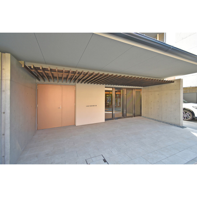 CREST TAPP京都二条のエントランス