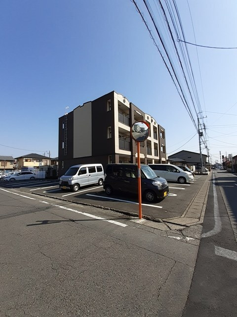 グロウステイトＷの駐車場