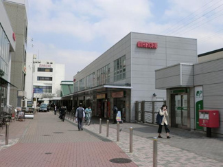 鶴川駅 1400m