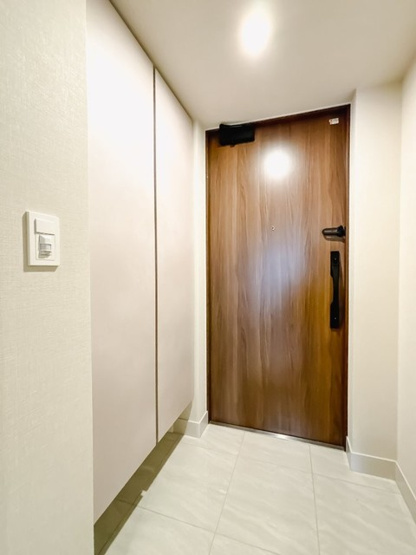 【玄関】 | ロイヤルパークス有明 | ※写真は同タイプ住戸です。