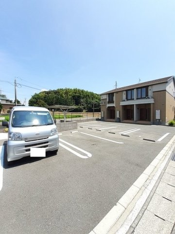 ヴィラ　ソレイユ　中村の駐車場