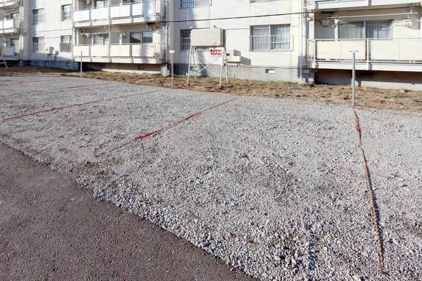 ビレッジハウス福住5号棟の駐車場