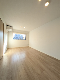 建築中の写真となります。