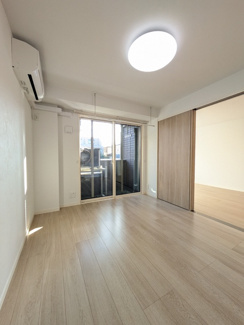 建築中の写真となります。