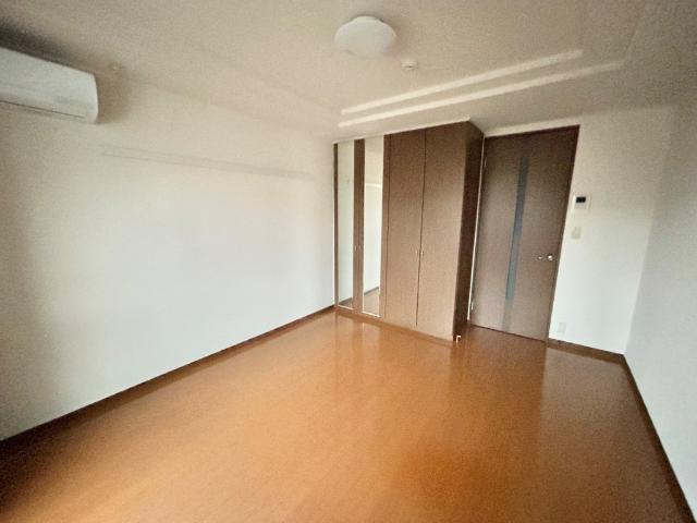 ソレイユ御幸の内装|洋室