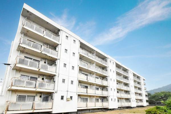 ビレッジハウス行松2号棟の外観
